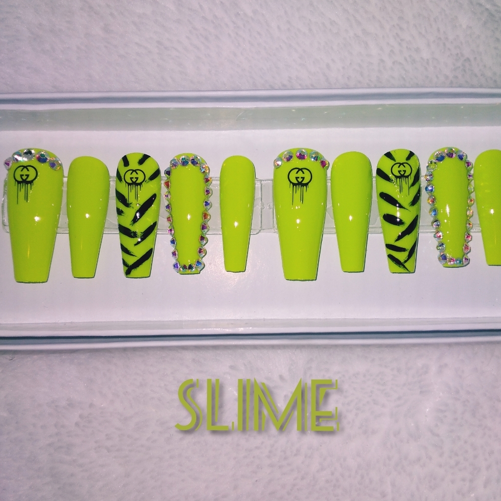 Lux Press-On Nail Set (Coffin Shape)